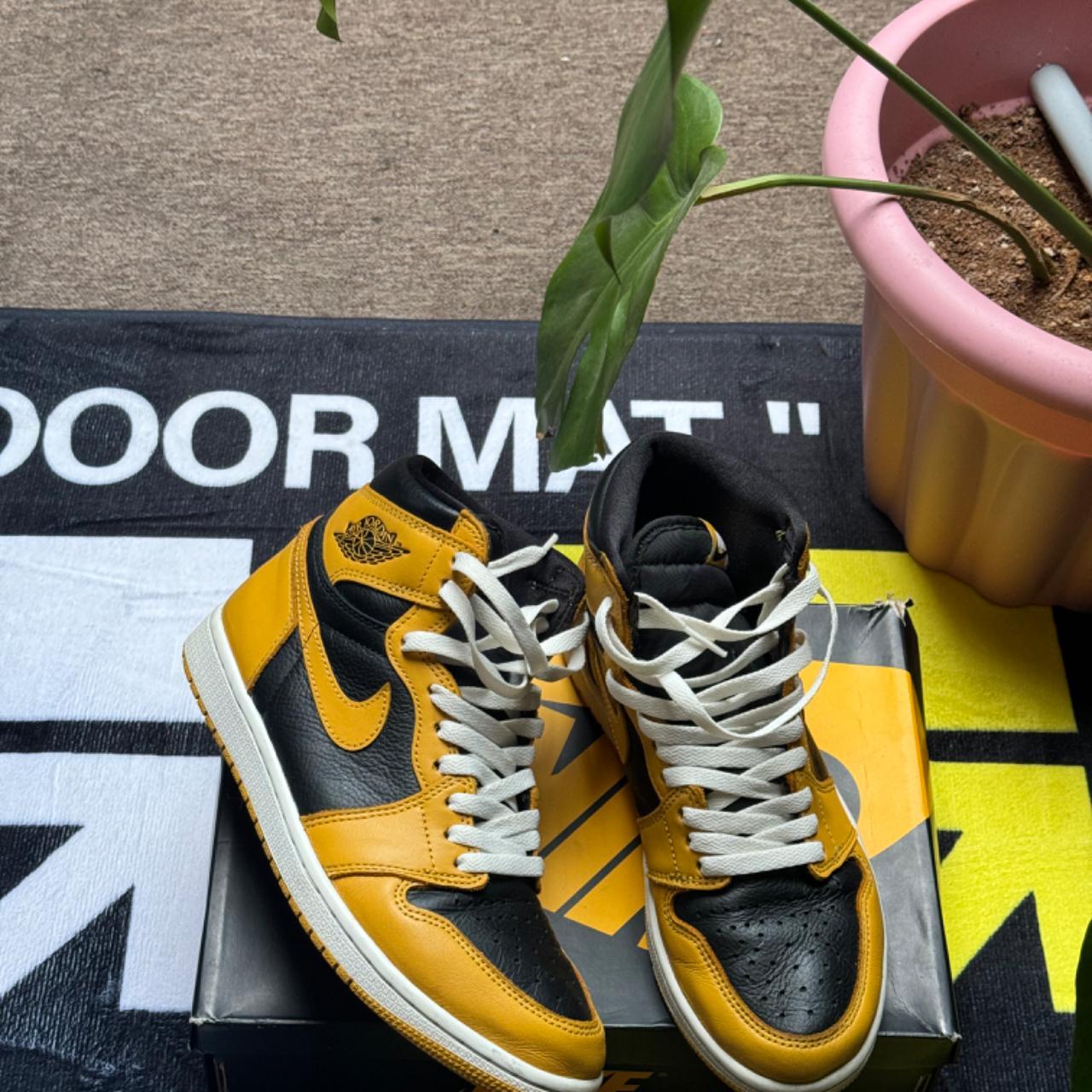 Air Jordan 1 high shops Pollen/ Black