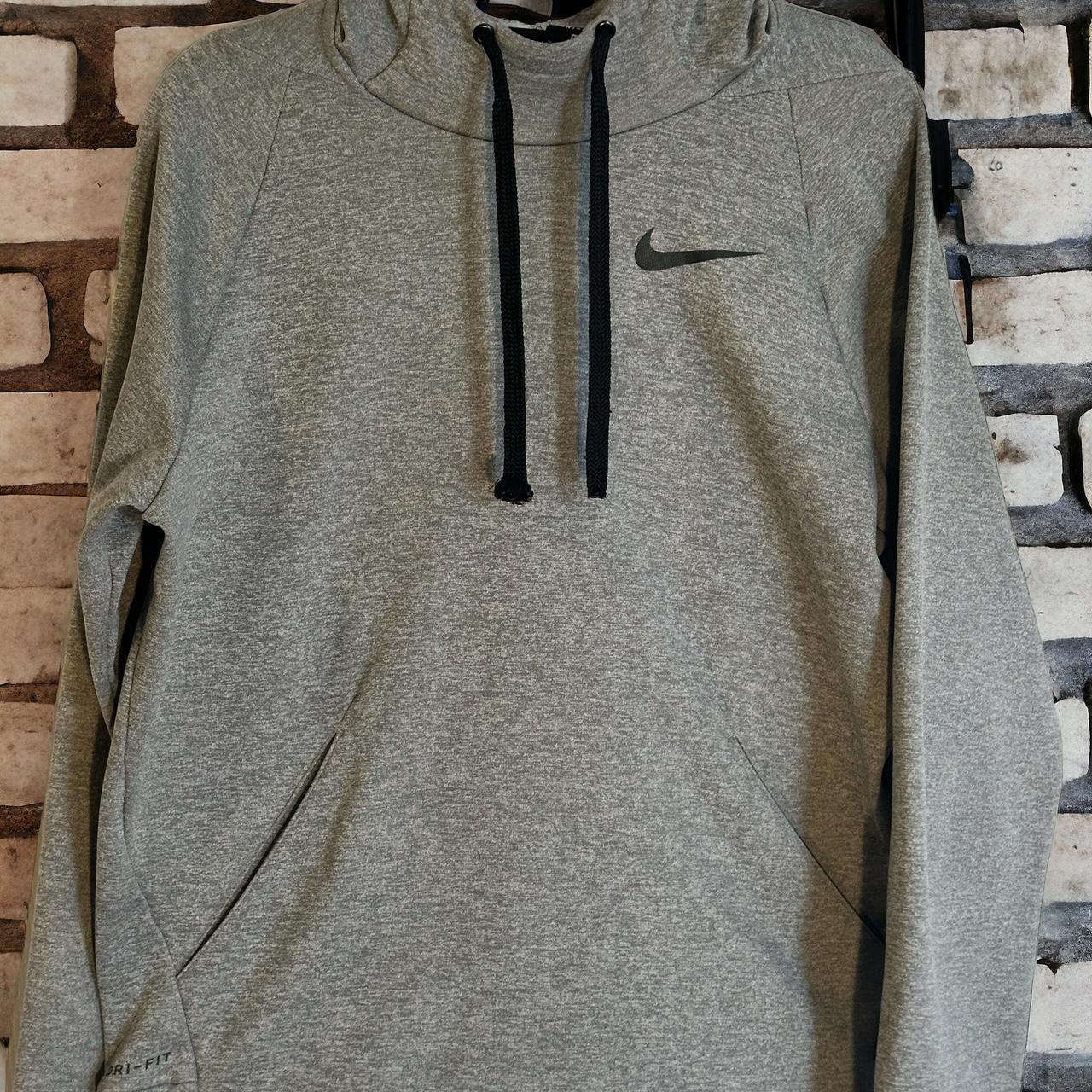 size m nike men's hooded shirts & tops