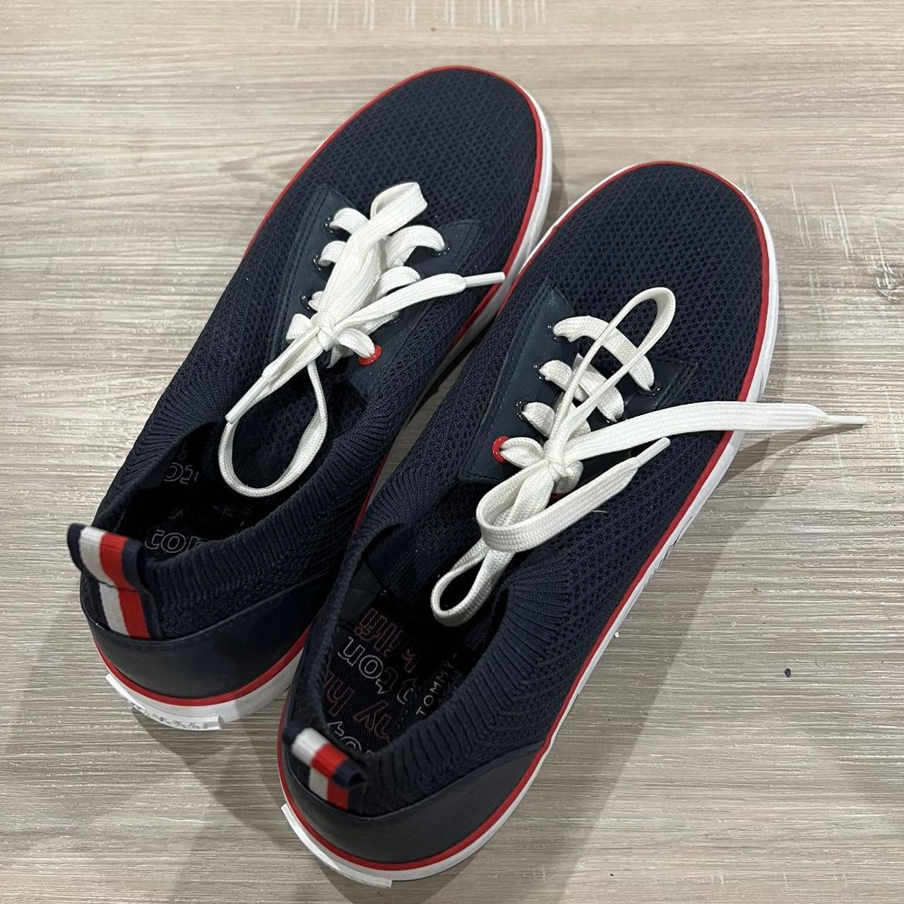 Womens navy best sale tommy hilfiger trainers