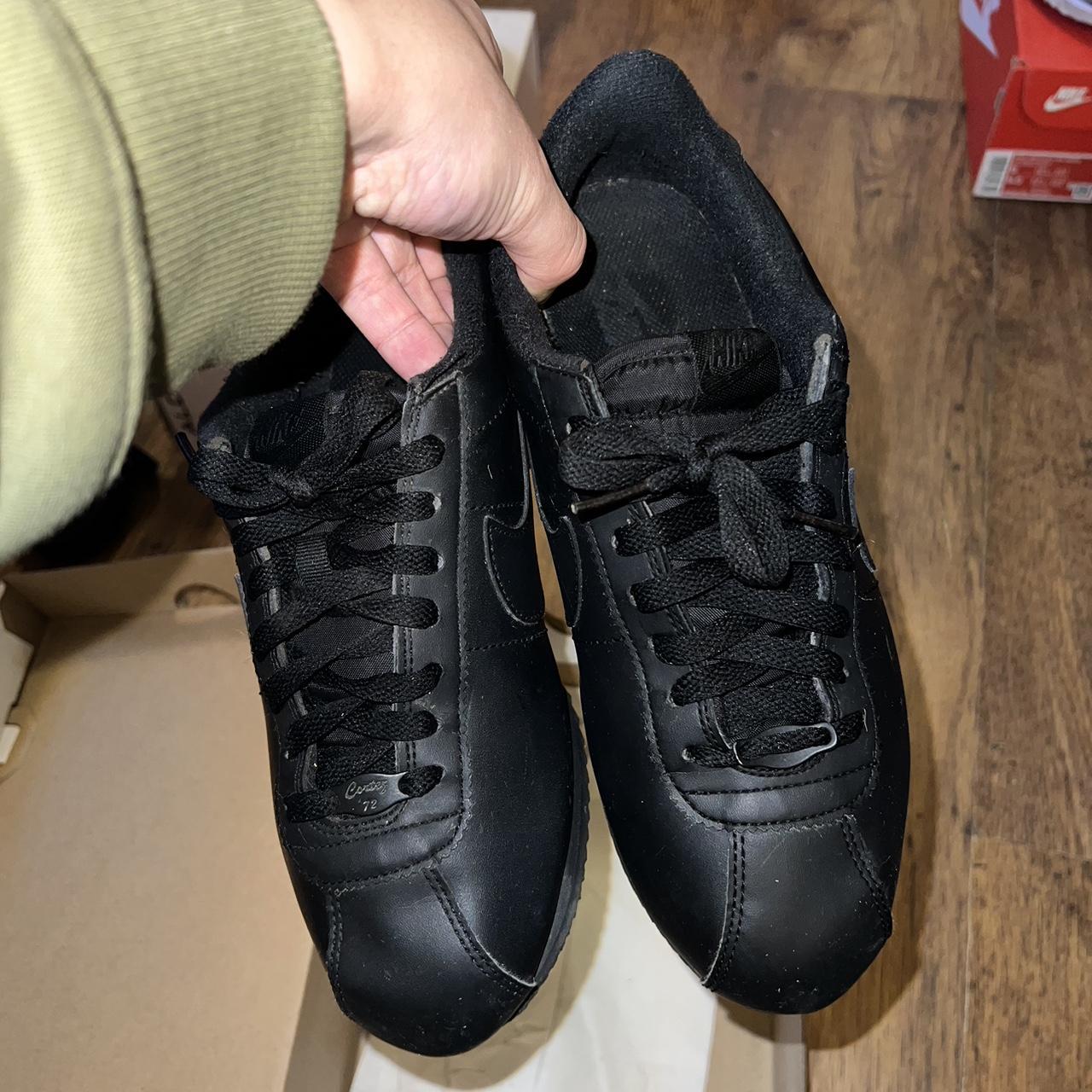 Nike cortez black leather on outlet feet