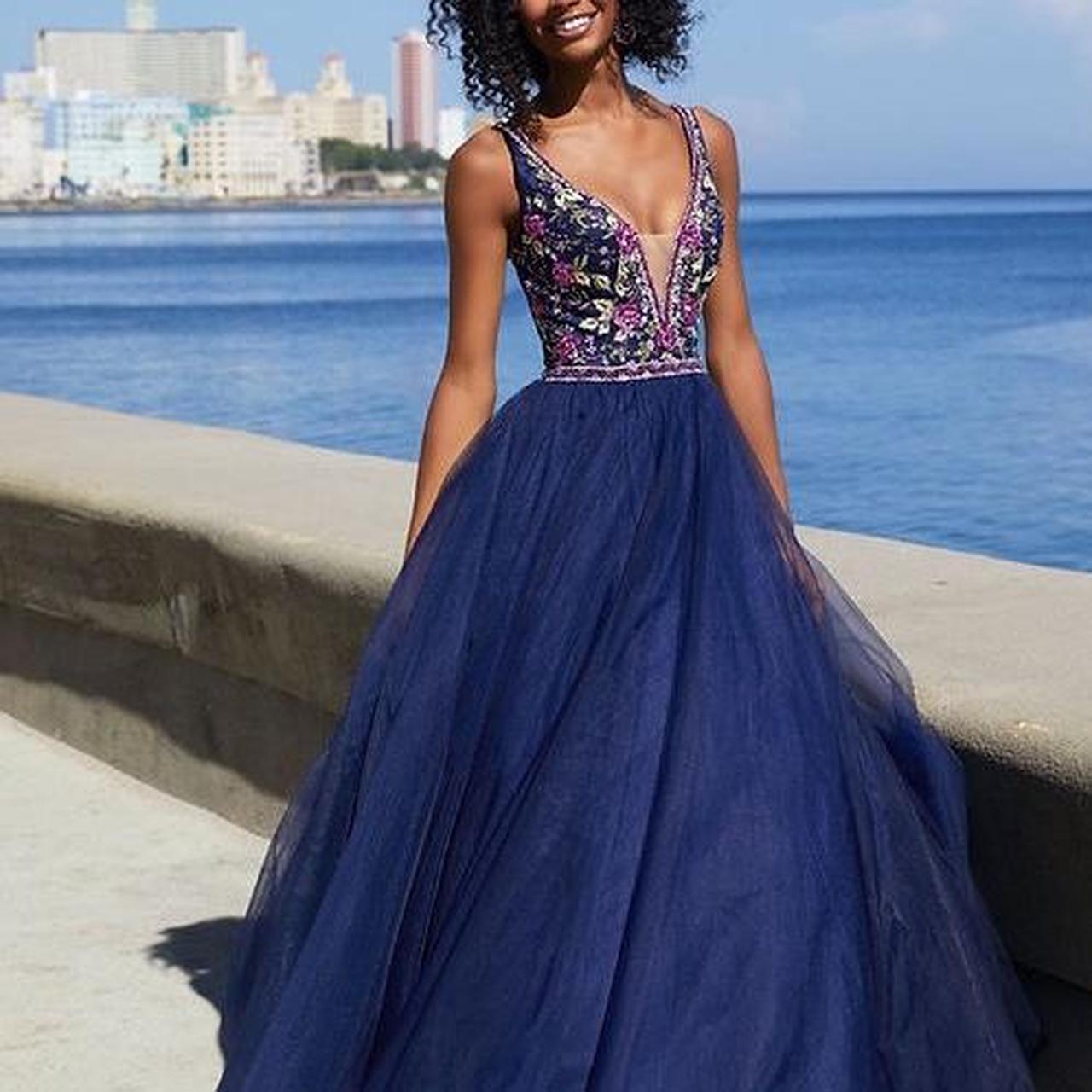 Prom 2024 dress (sz 6)