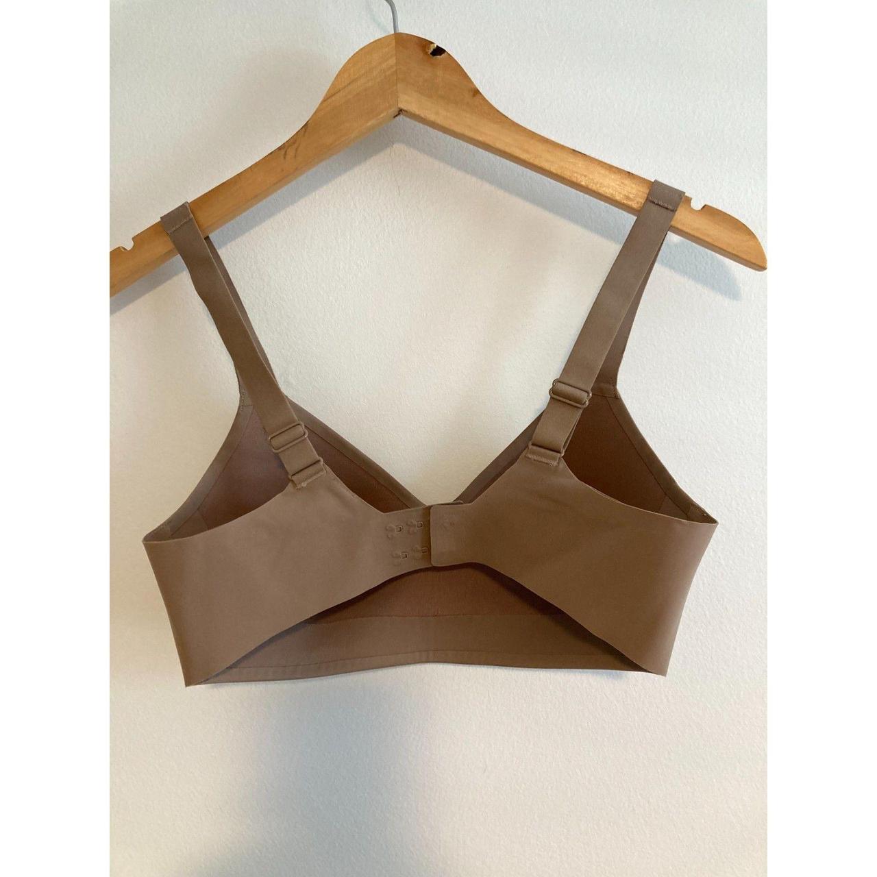 Lululemon HOLD TRUE Bra , Size D32 , NWOT Never Worn...