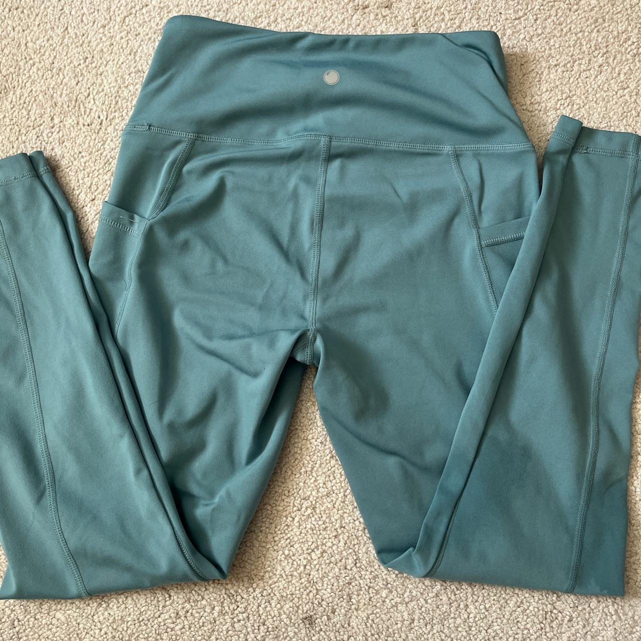 light blue yogalicious leggings (good for short... Depop