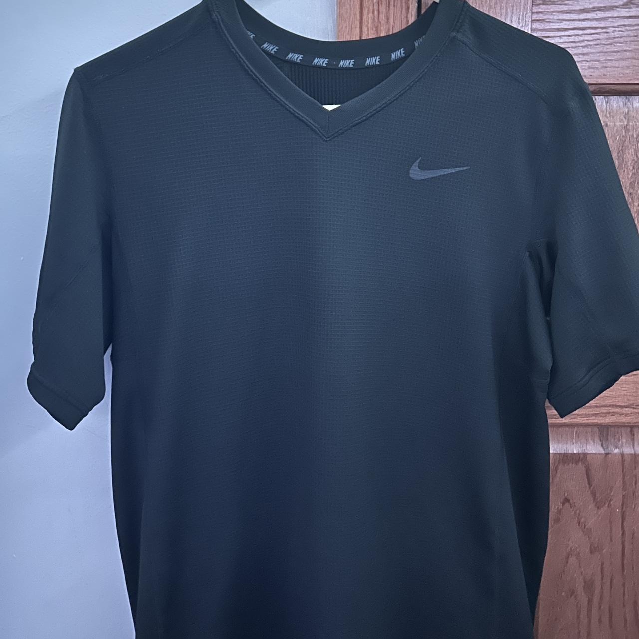 mens medium nike shirts