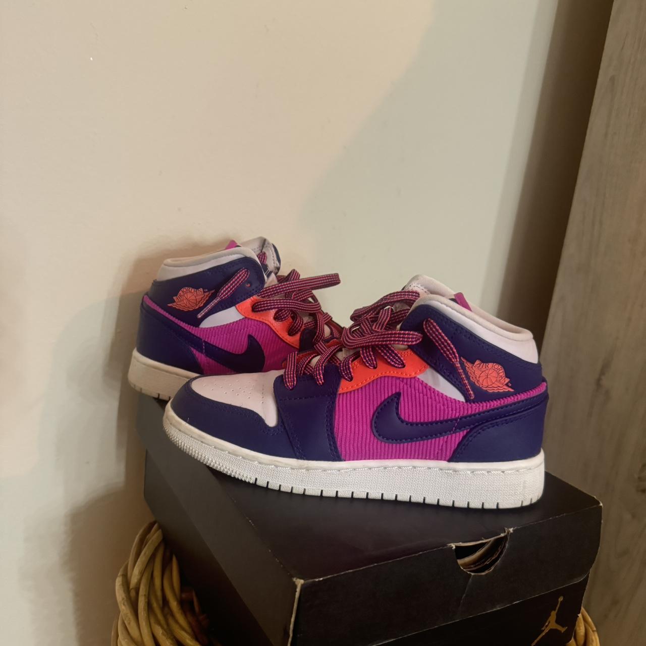 Jordan 2024 1 pink mid fire