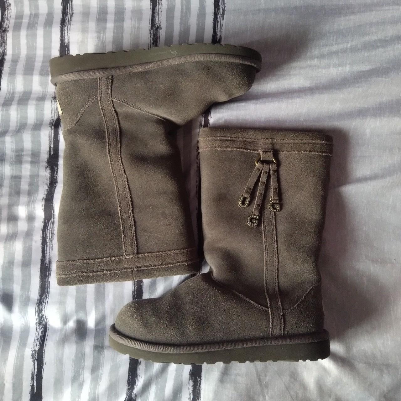 Grey ugg boots size 4 best sale