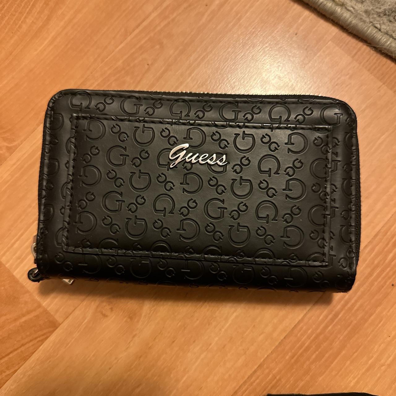 Small Guess wallet Depop