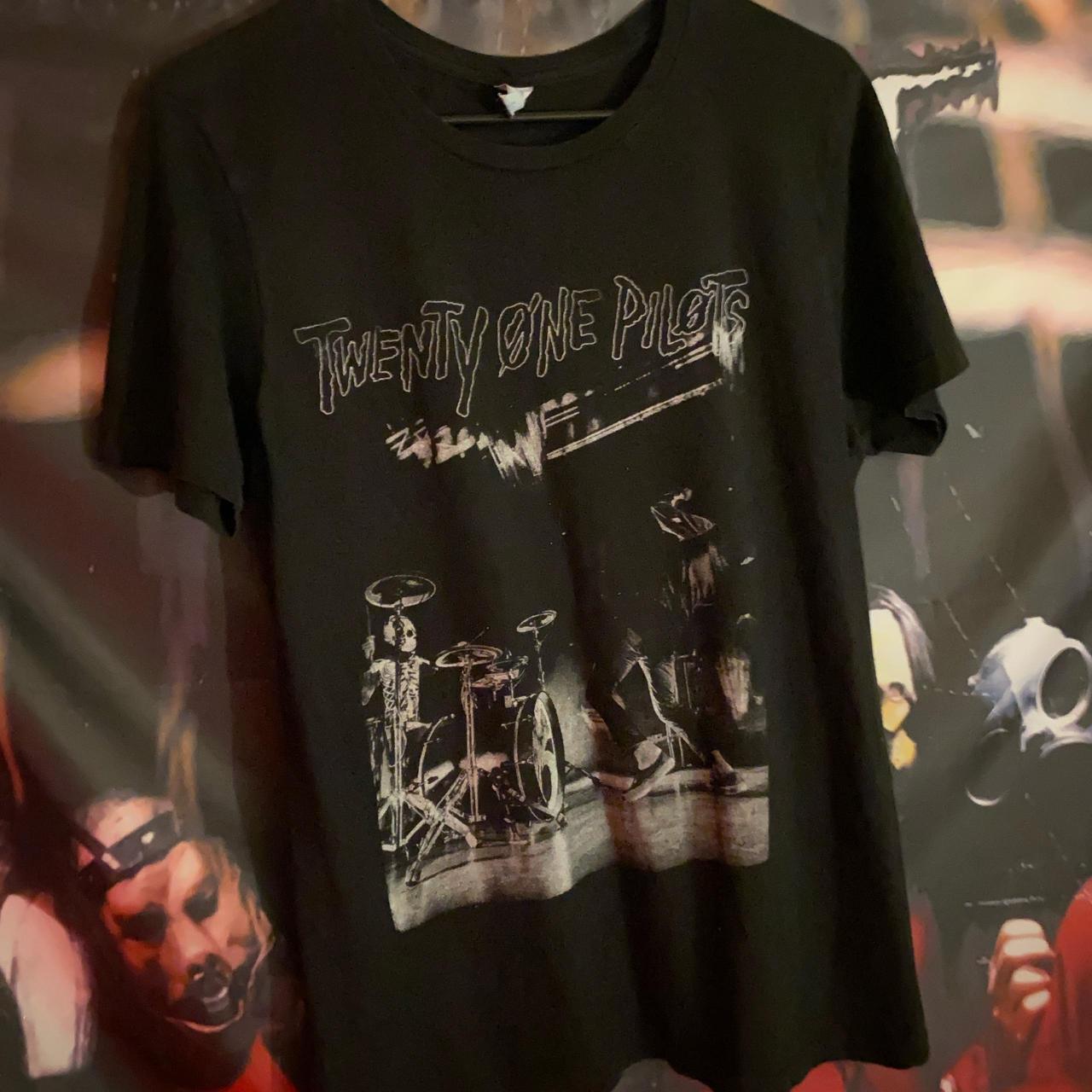 Hot Topic Men's T-shirt - Black - M – twenty øne piløts tee