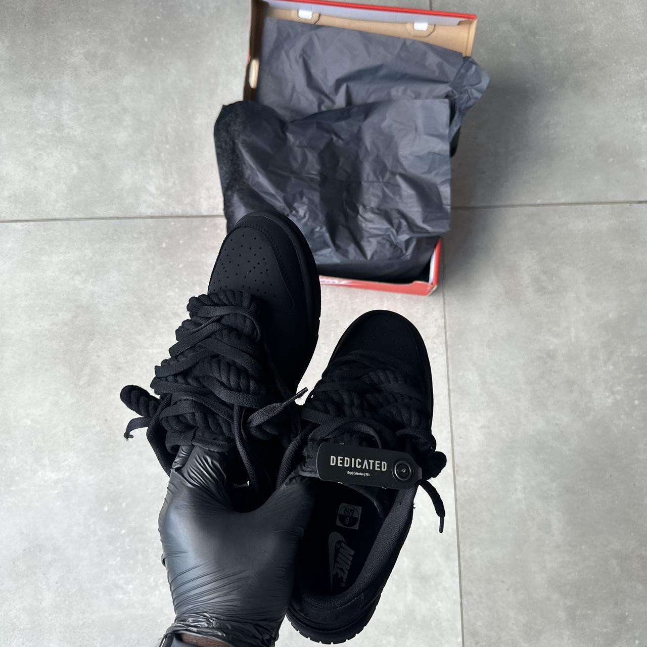 undefeated dunk black