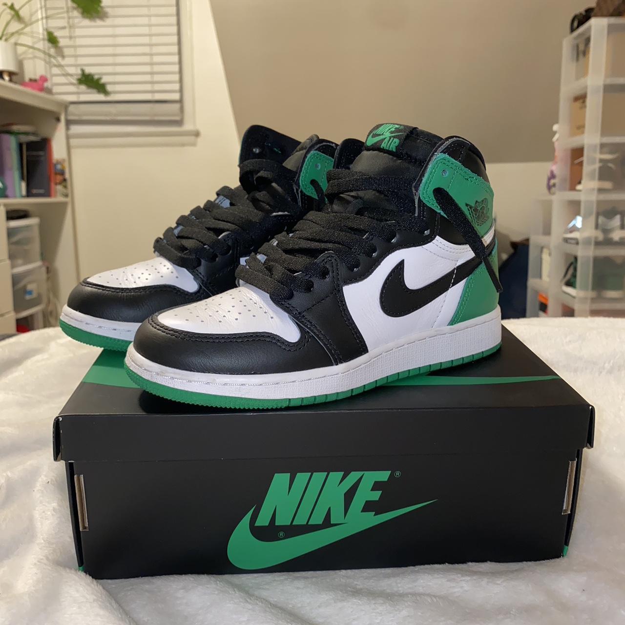 Air Jordan 1 Retro High OG GS Lucky Green Size... - Depop