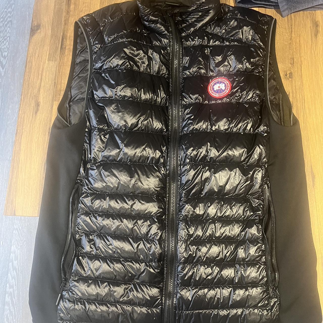 Canada goose gilet XL - Depop