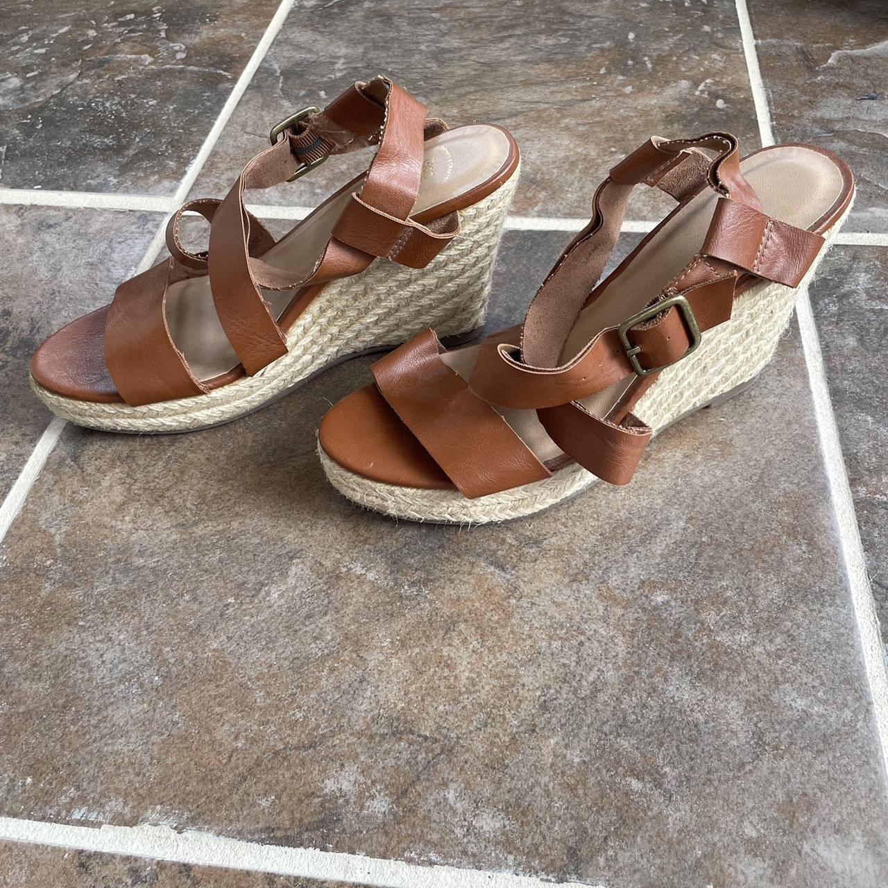 Gap wedge deals sandals