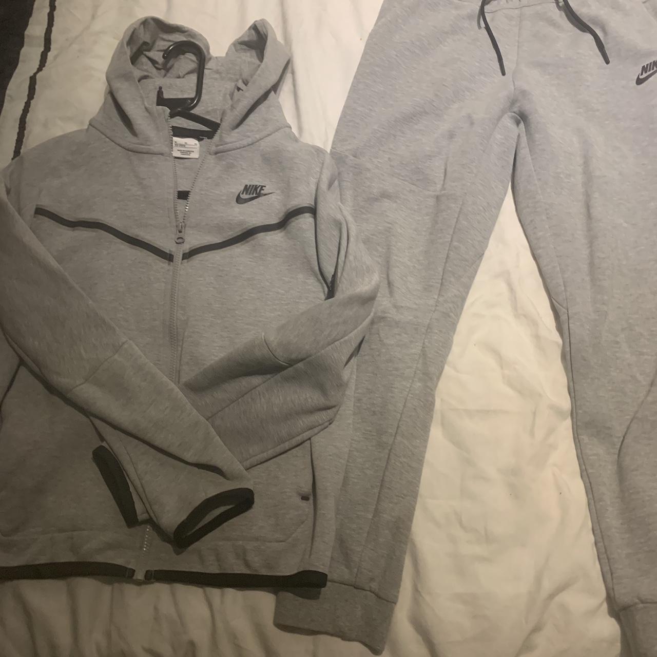 light pink nike pullover