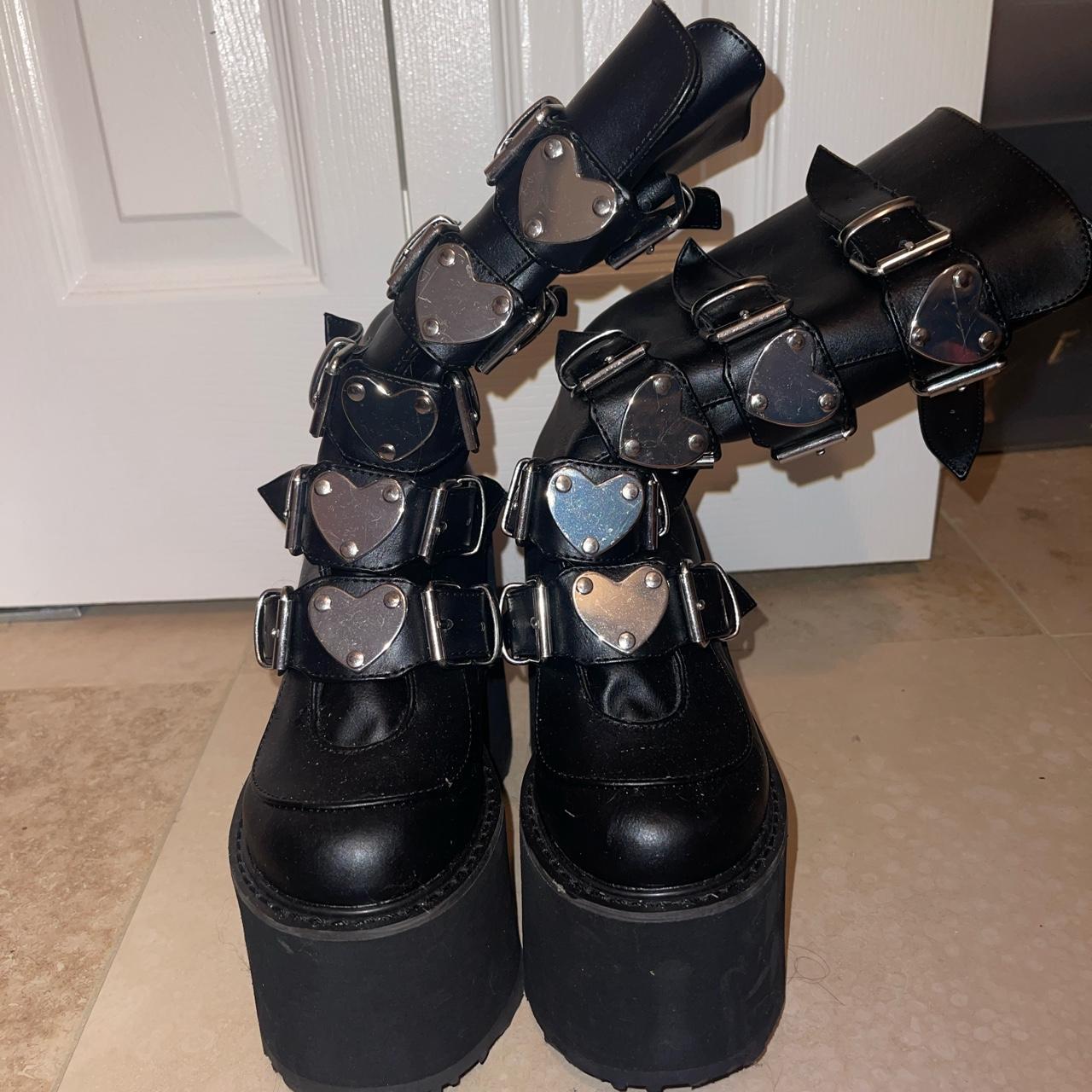 demonia swing 230 pink