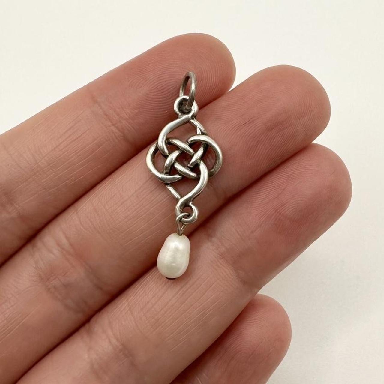 item listed by nancyngyn11
