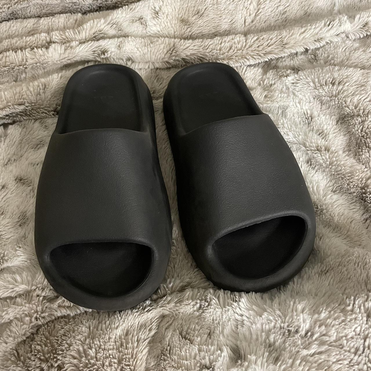 yeezys slides black