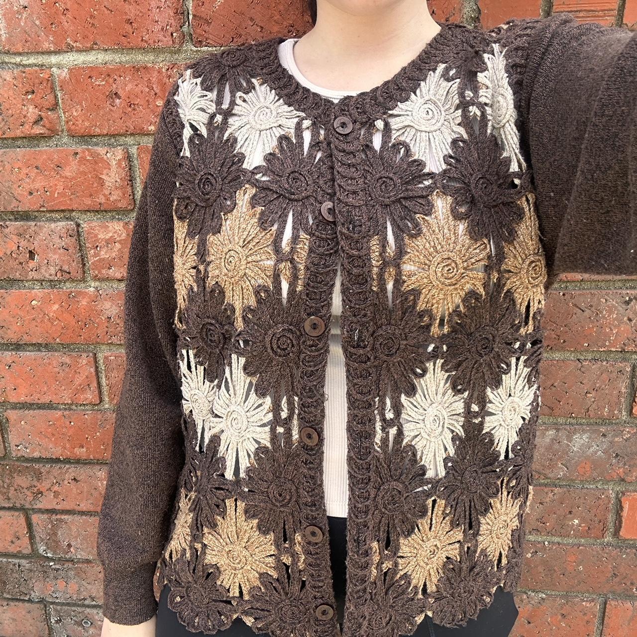 item listed by lizzyygirl