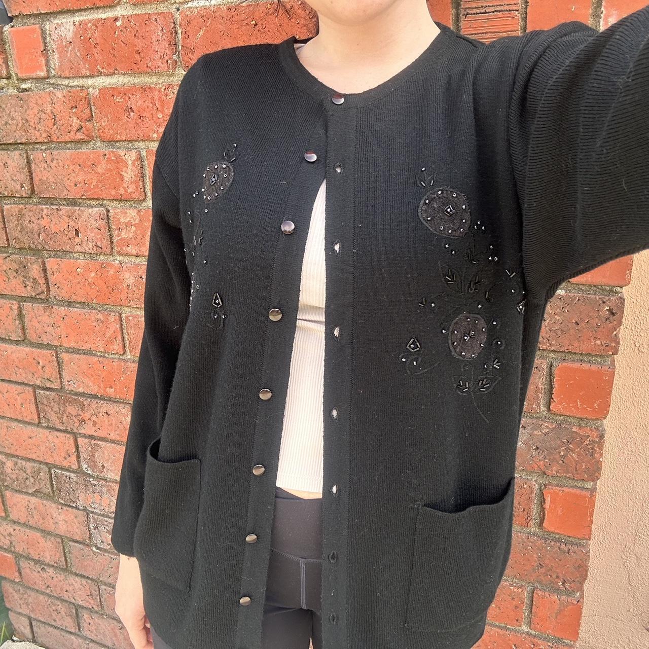 item listed by lizzyygirl