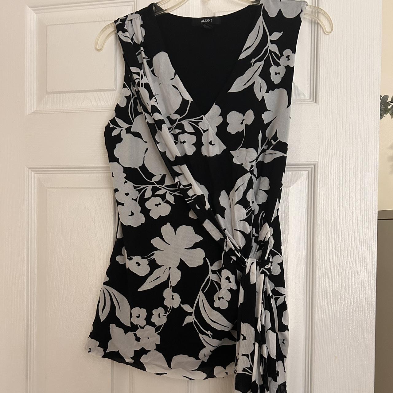 item listed by lizzyygirl