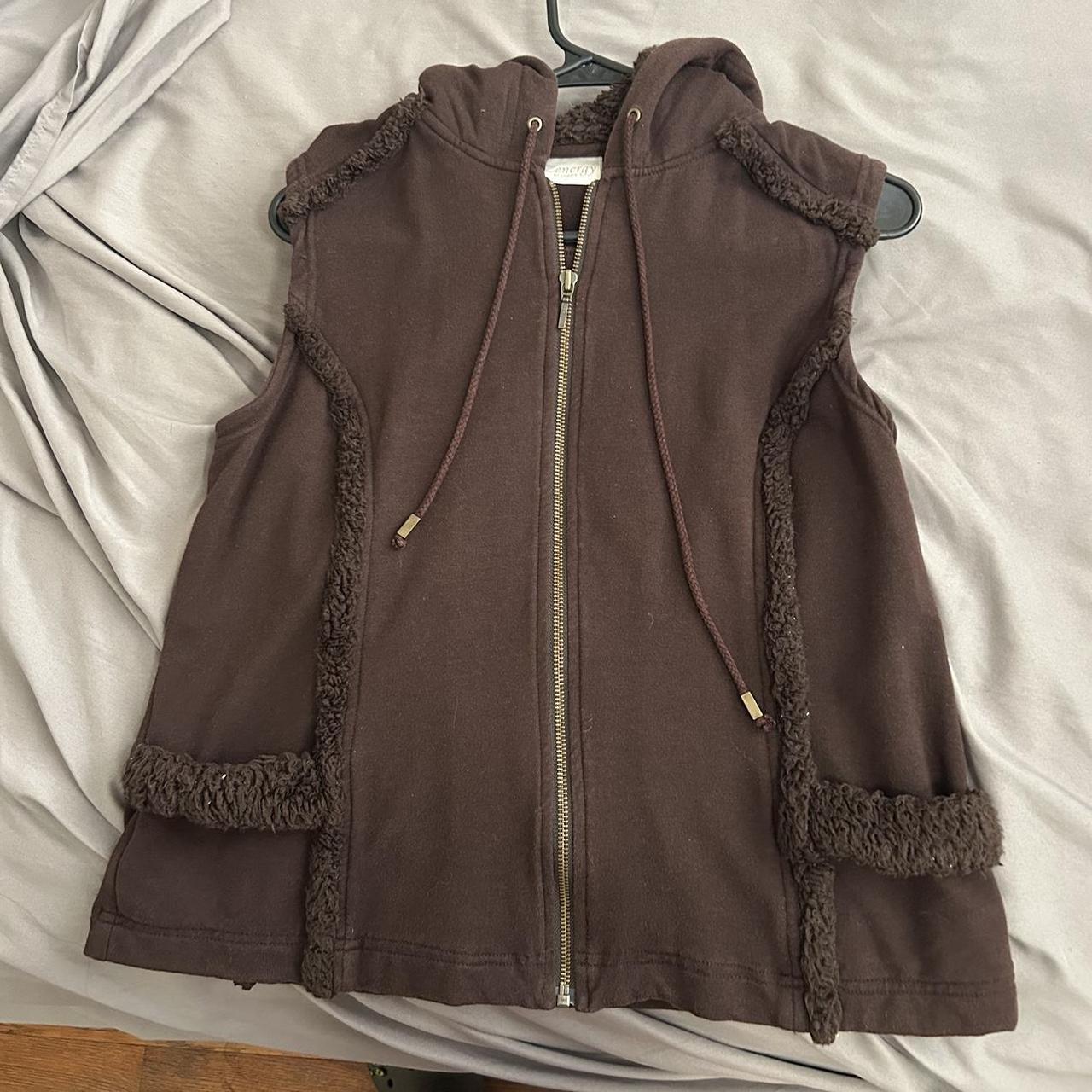 item listed by lizzyygirl