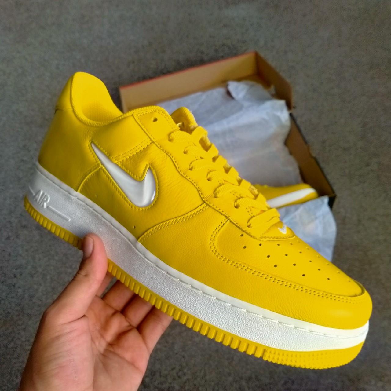nike air force 1 lv8 mens yellow