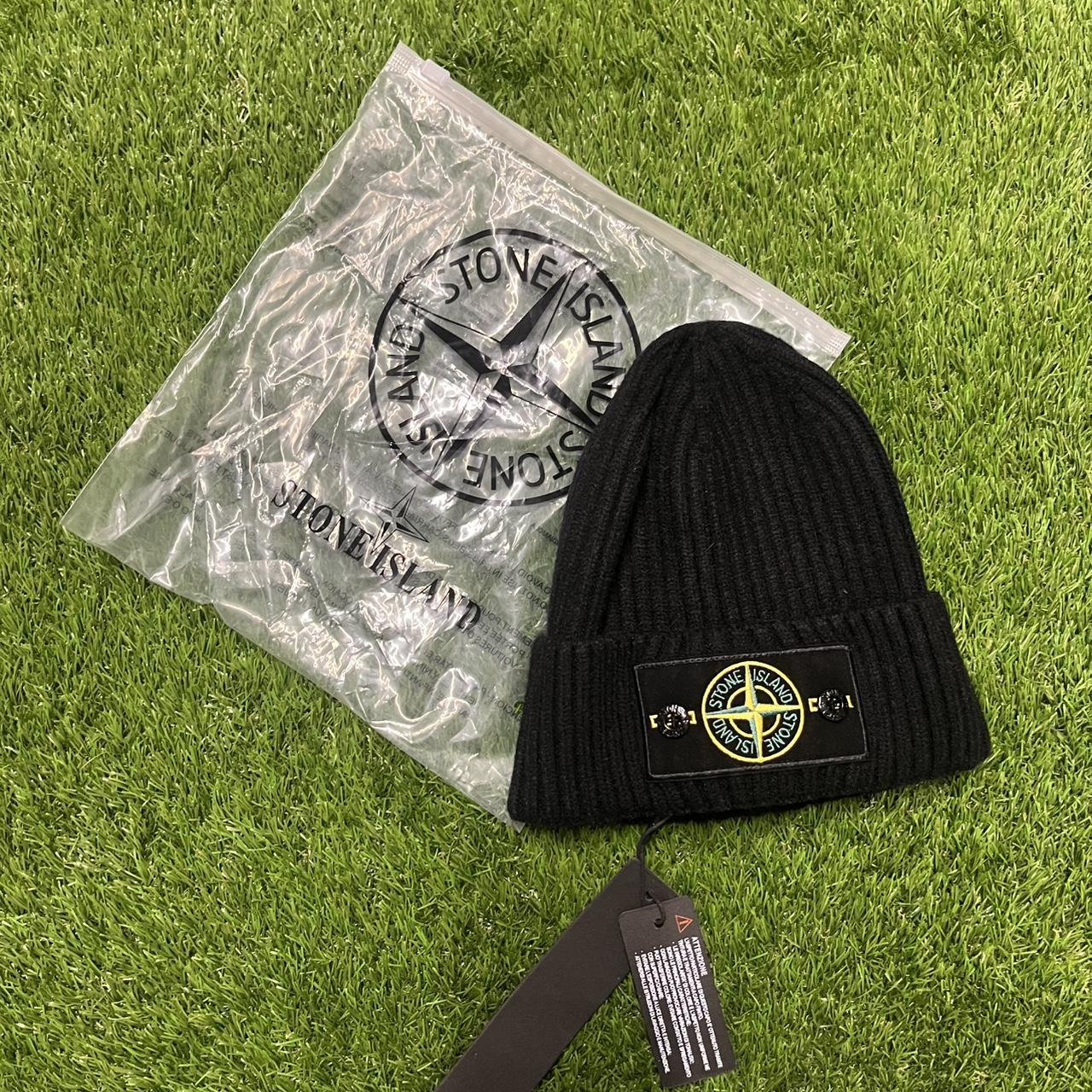 stone island beanie with bag. brand new never worn