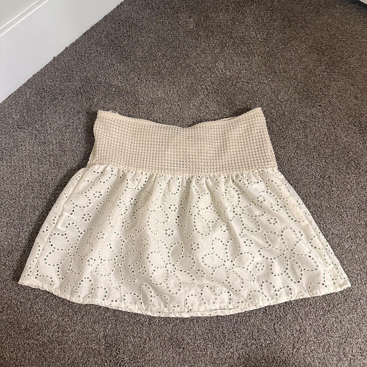 strapless top, no lining on the bottom so it is see... - Depop