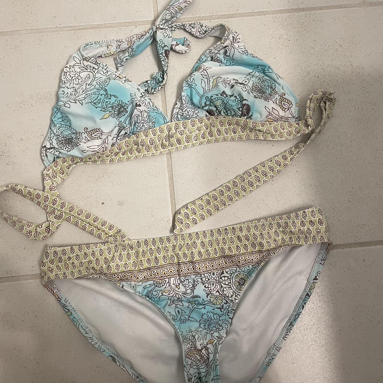 athleta swimsuit great quality padded not worn out - Depop