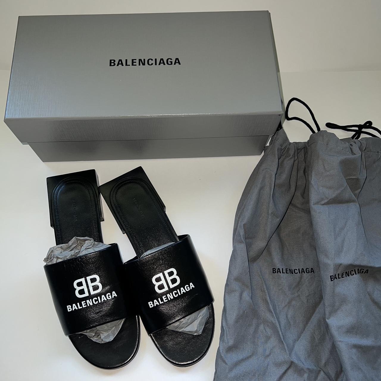 VIP【関税送料無料】希少 BALENCIAGA SANDALS BALENCIAGA Sandals FLIP FLOP with storage bag Black US7 From