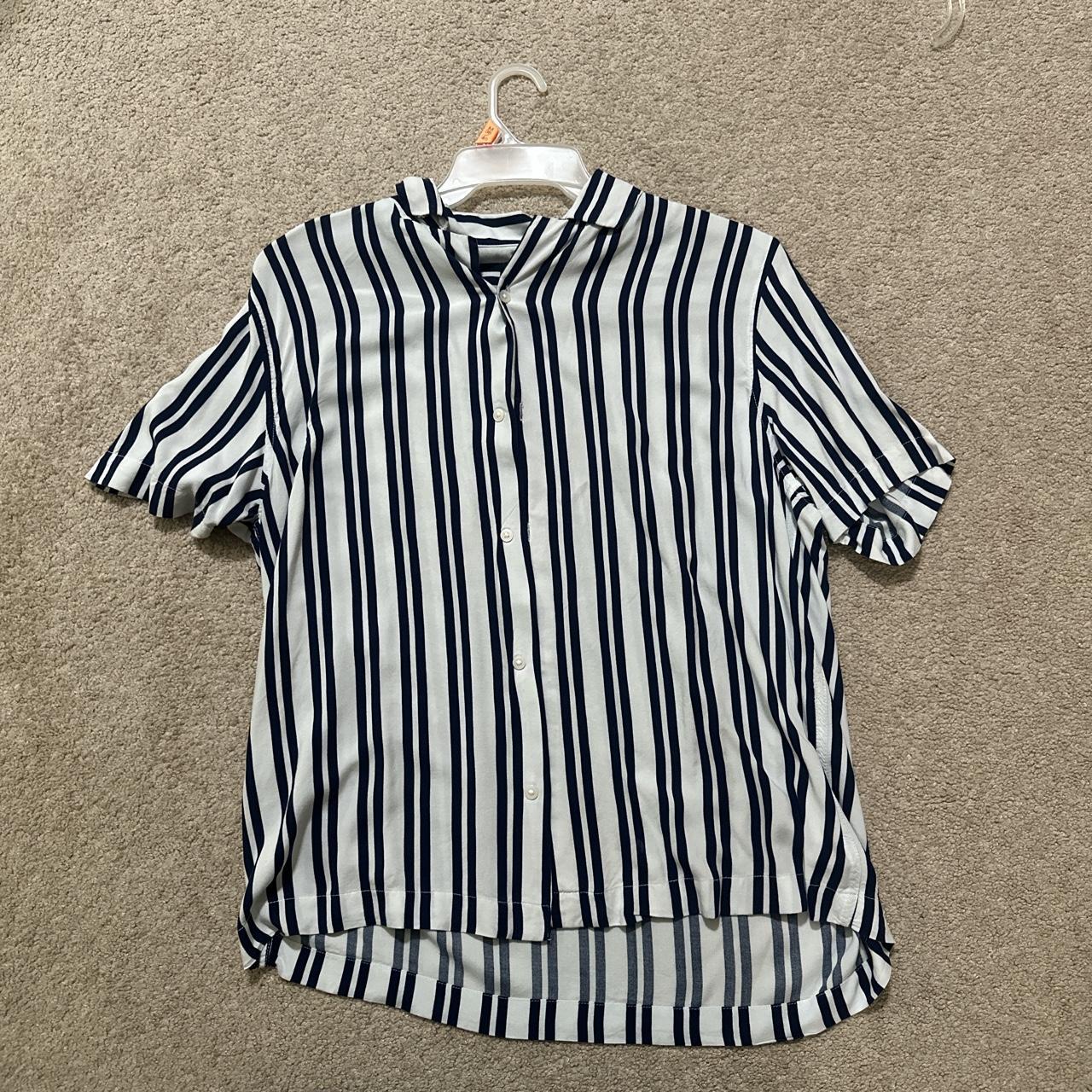 White beach shirt with Navy blue stripes - Depop