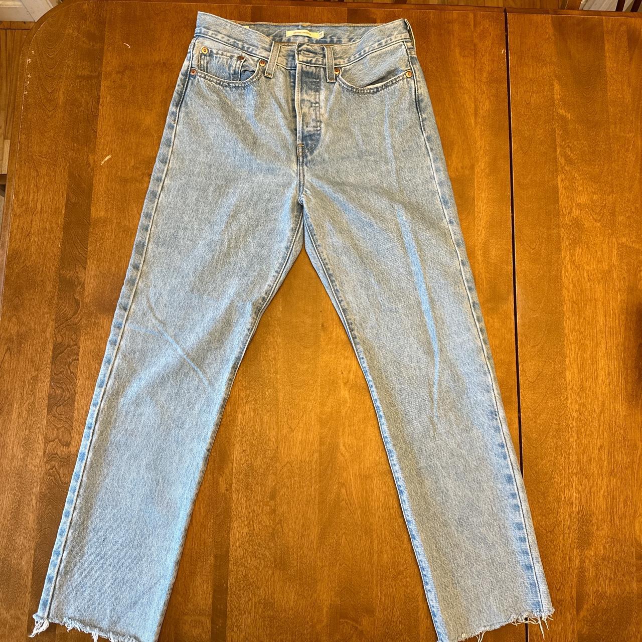 Levi Wedgie straight jeans! Size 27. These jeans are... - Depop