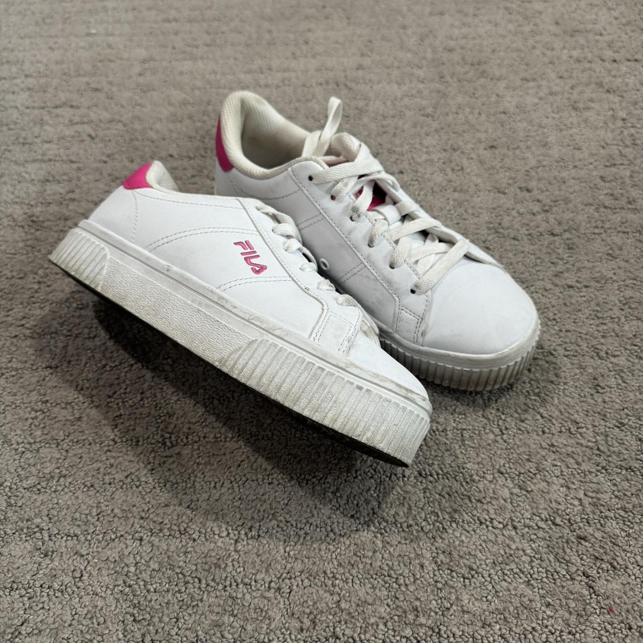 Hot pink fila shoes online