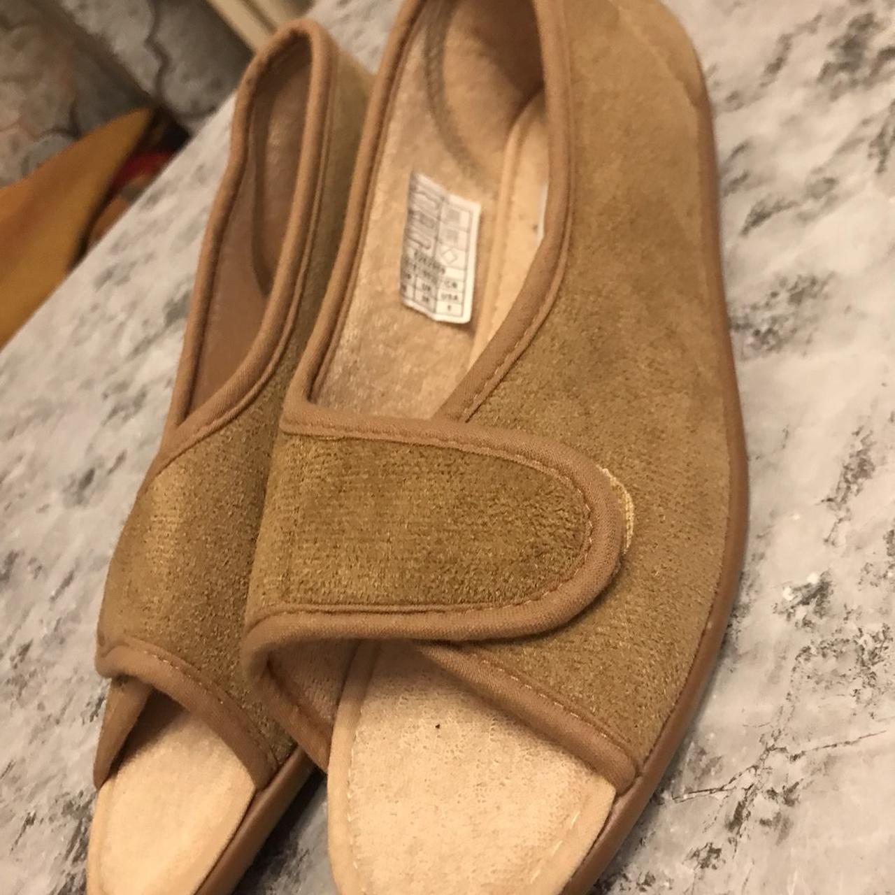 Slippers Depop