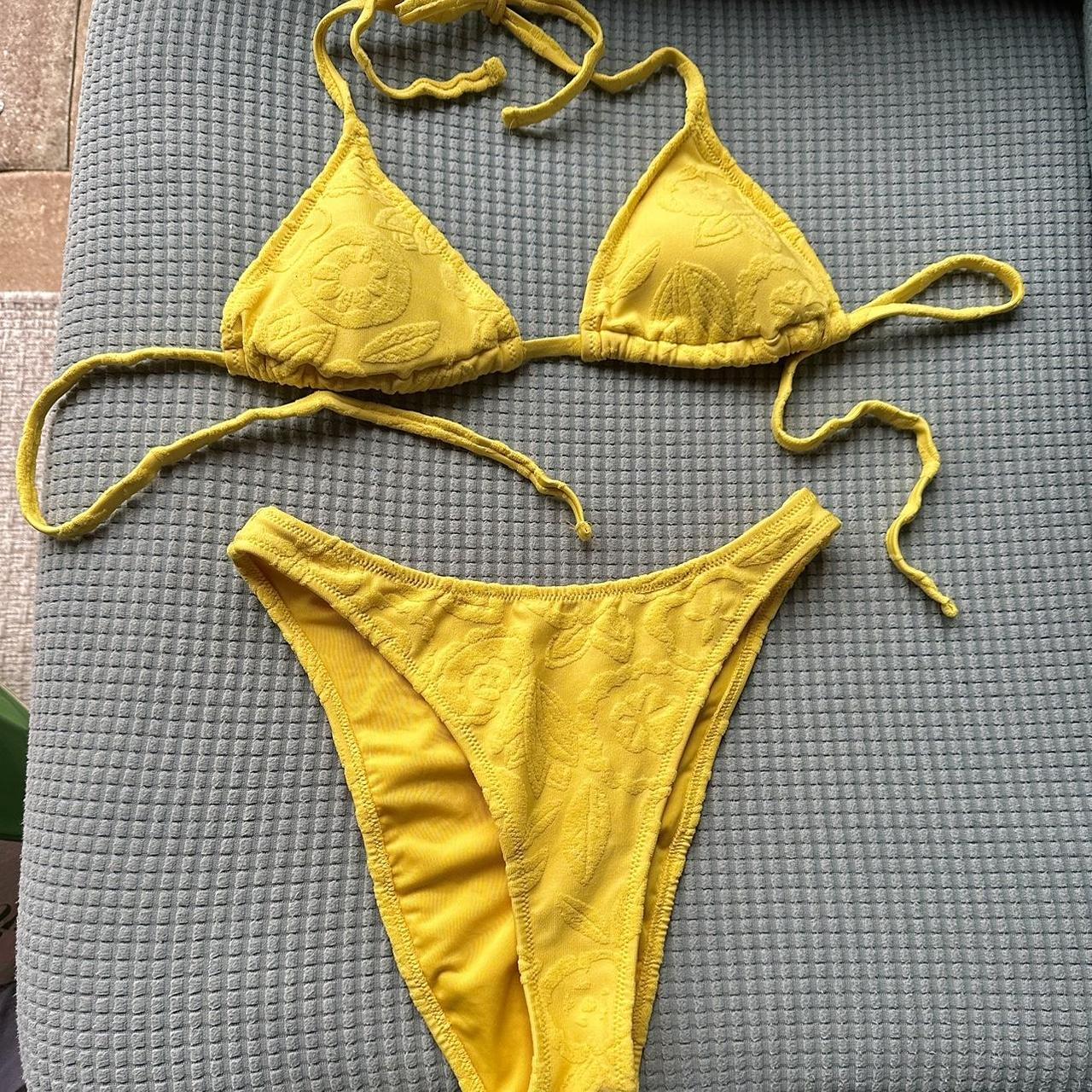 aerie extra small yellow bikini textured. worn once - Depop