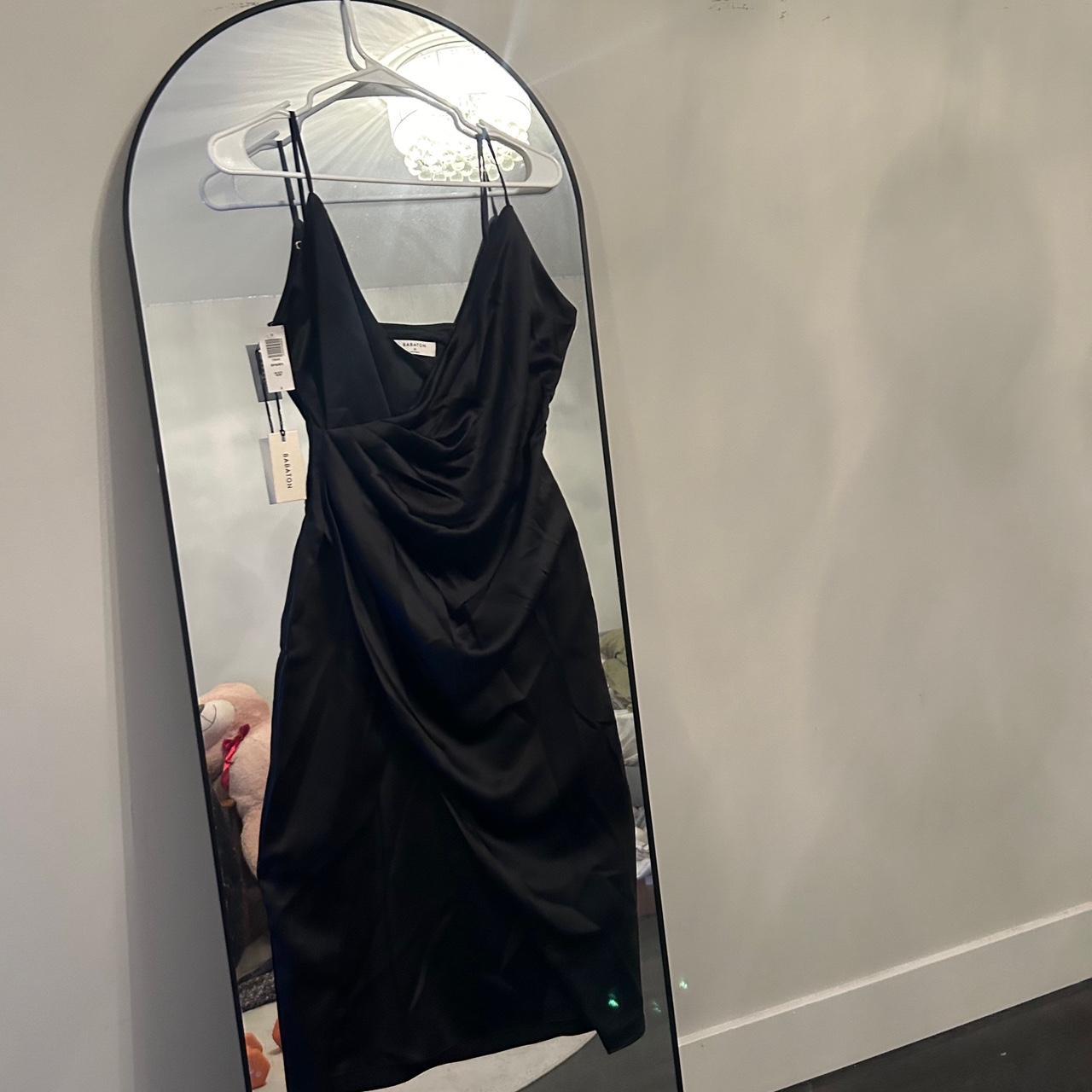 Aritzia babaton ワンピース Aritzia babaton - spade dress One size & never worn | Depop