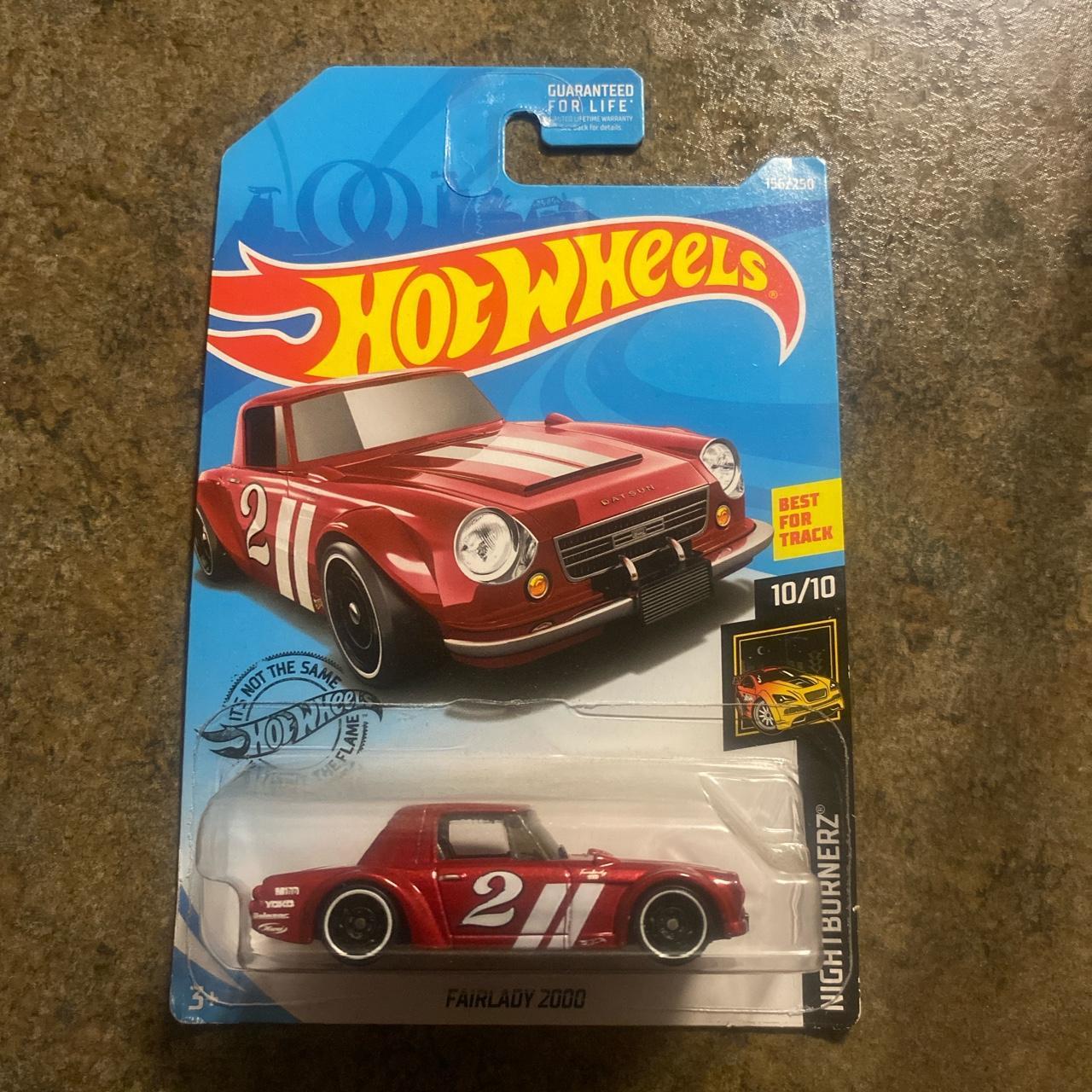 Hot wheels store fairlady 2000 red