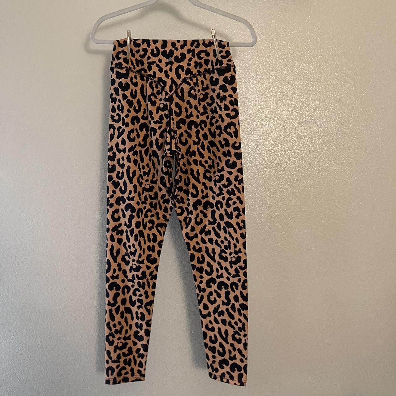 Balance Collection Women's Size Medium Cheetah Print Leggings