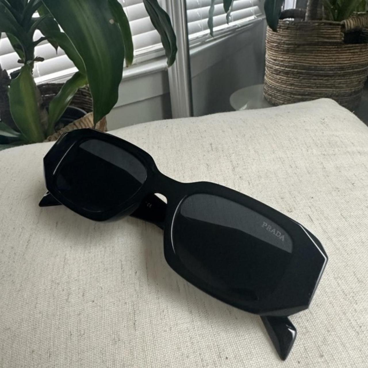 Second hand 2025 prada sunglasses