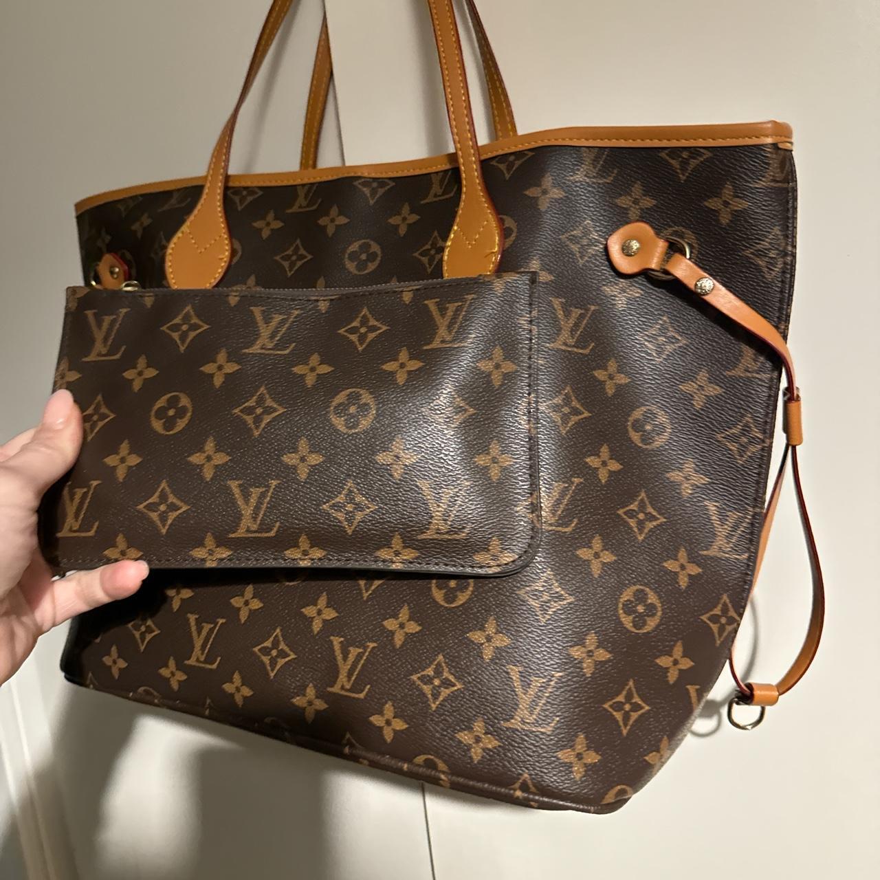 Lv never full with wallet(never used) - Depop