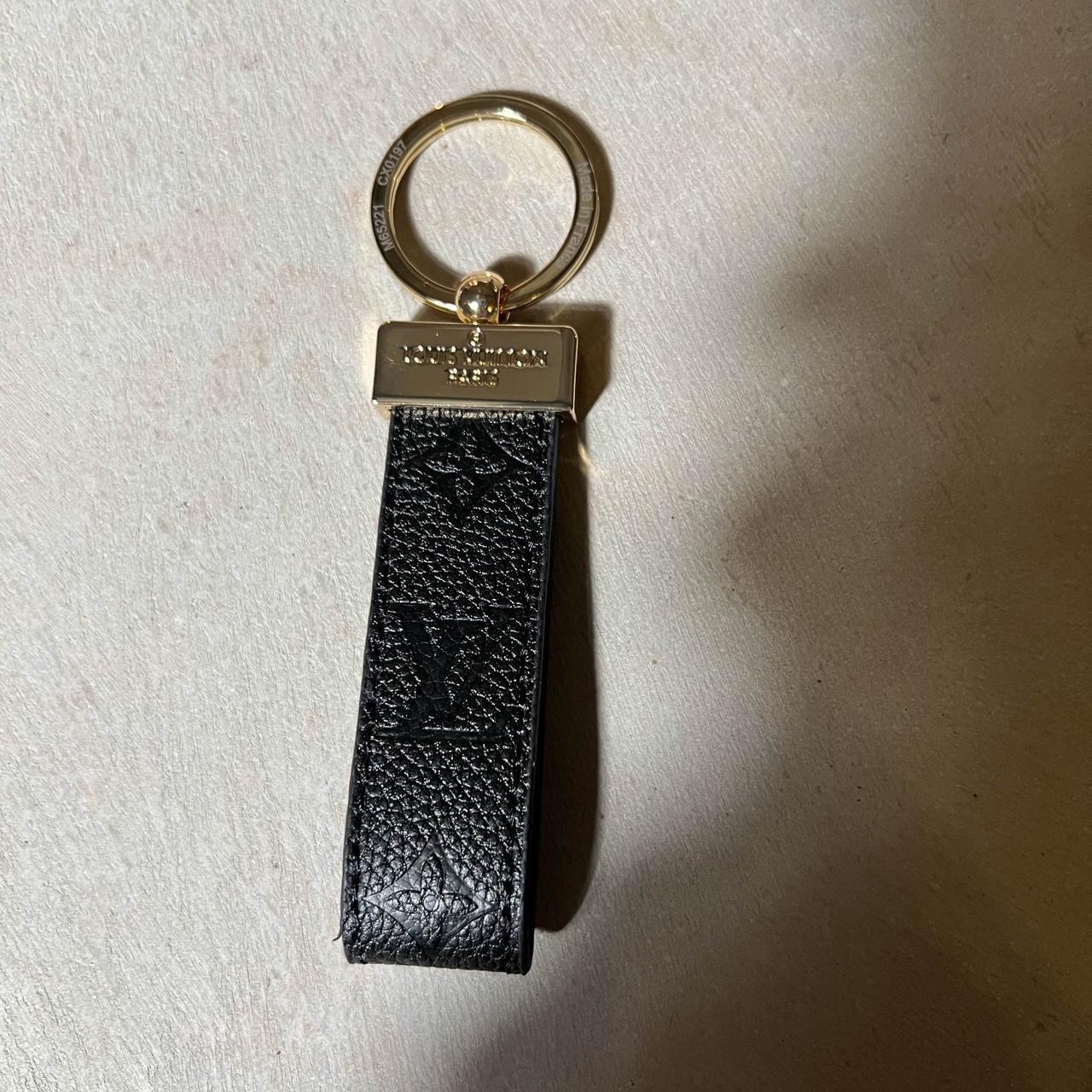 item listed by ahmedresellz