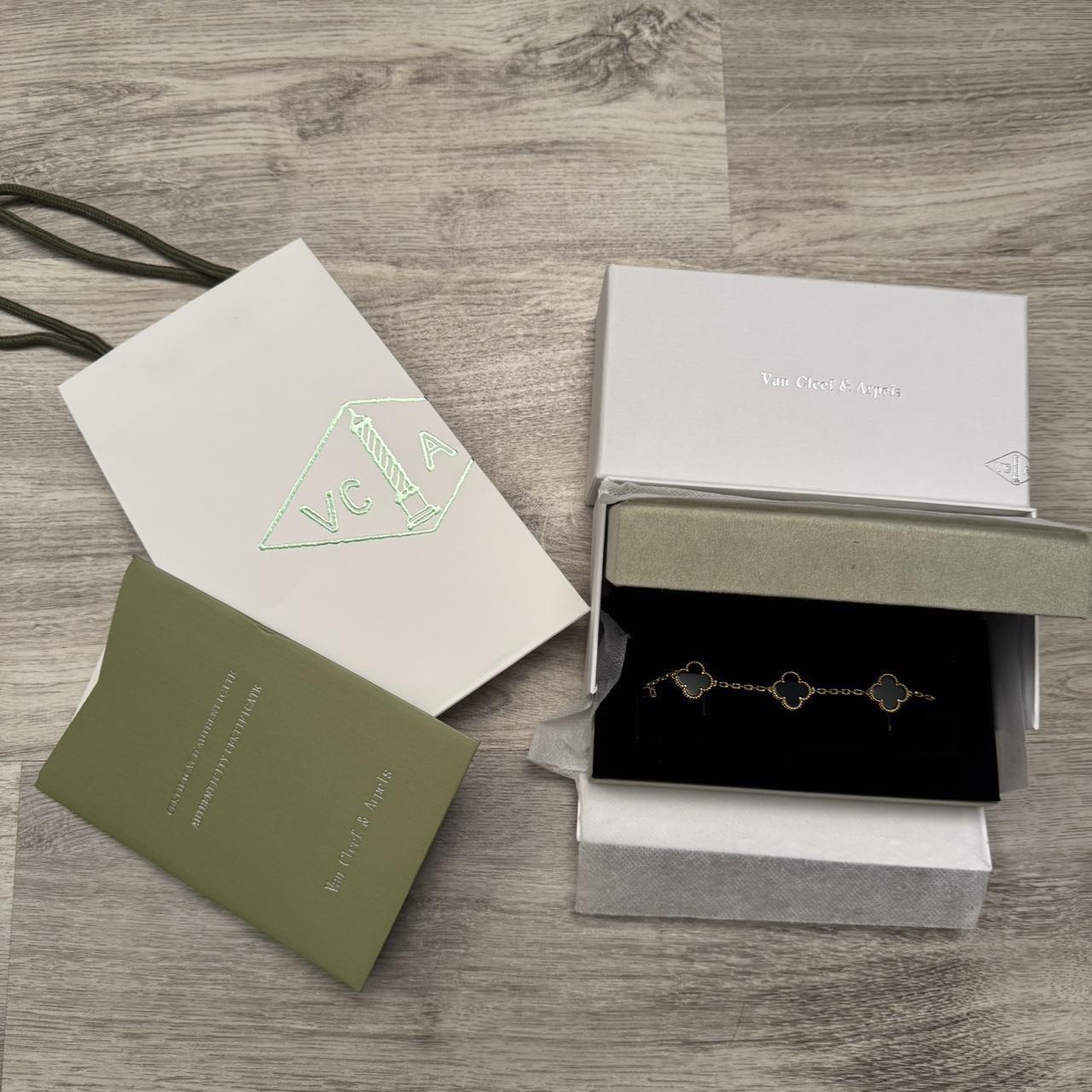 item listed by ahmedresellz