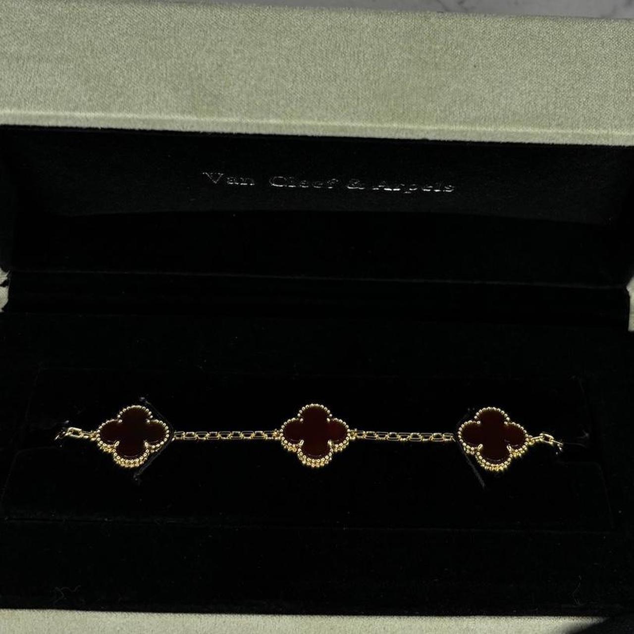 item listed by ahmedresellz