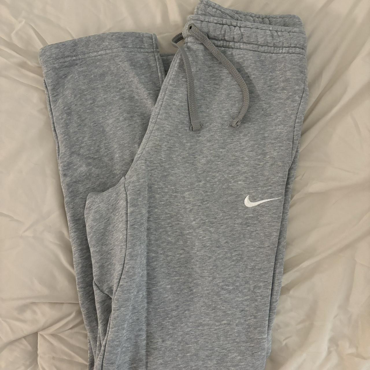 womens nike sweatpants gray
