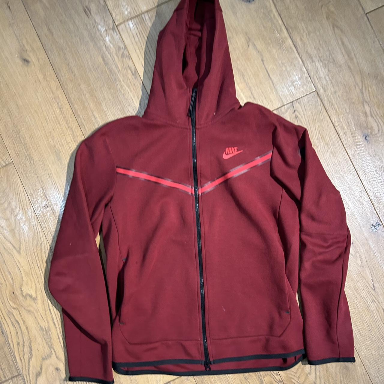 maroon nike tech