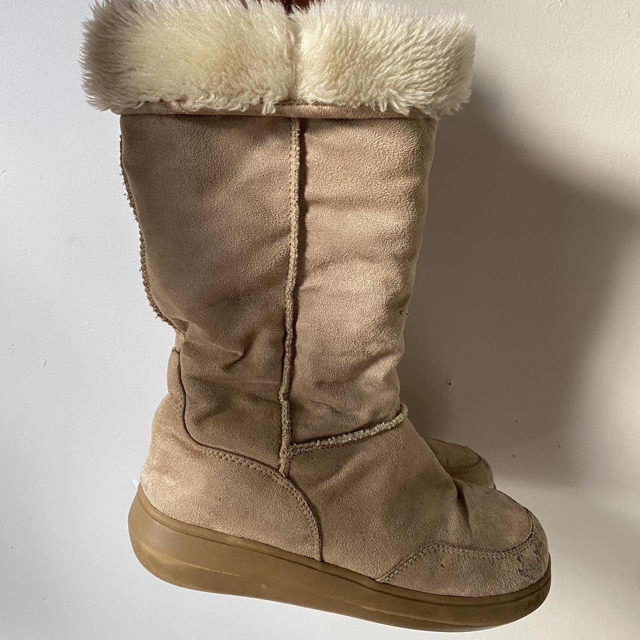 Amazing vintage early 2000’s ugg style faux... - Depop