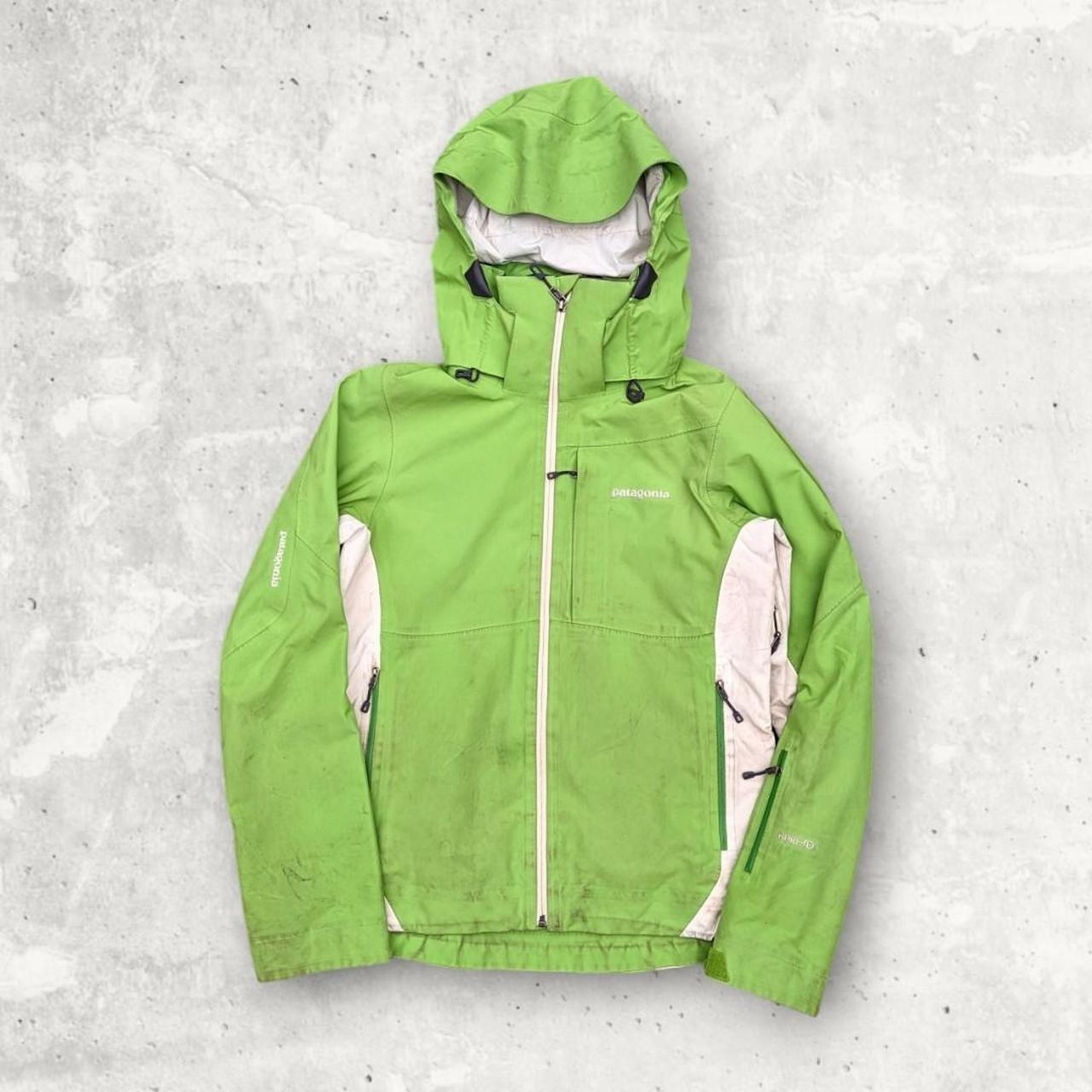 Patagonia Women's White and Green Jacket Depop
