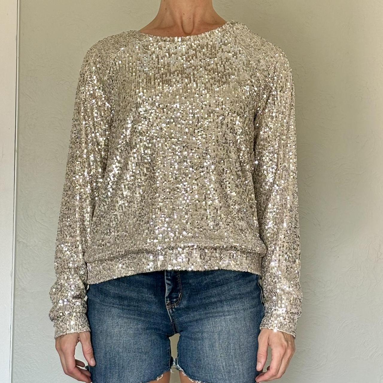 Gold sequin long sleeve sweater #glamourous #holidays