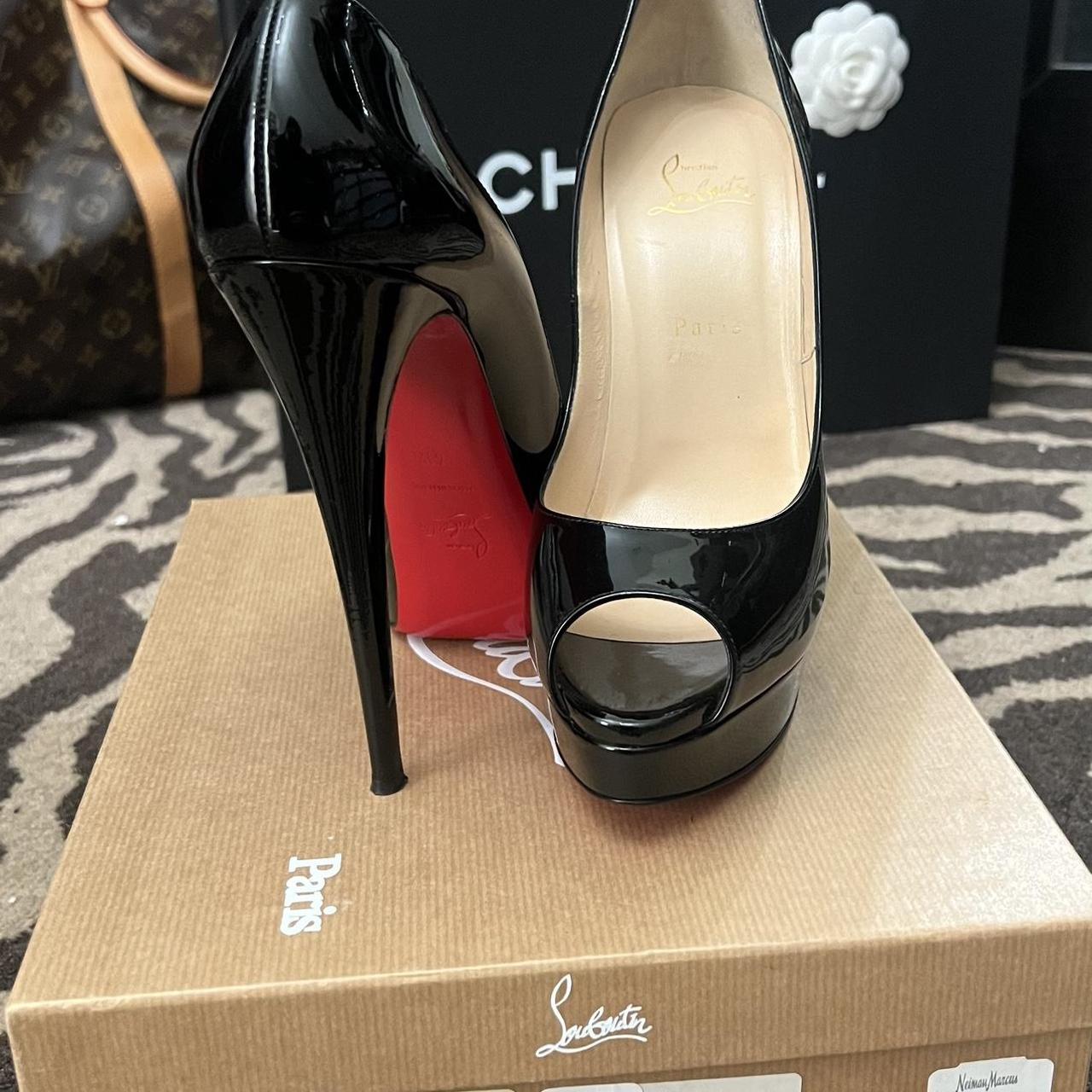 🚨VALENTINE's GIFT ALERT🚨 This is a pair Depop