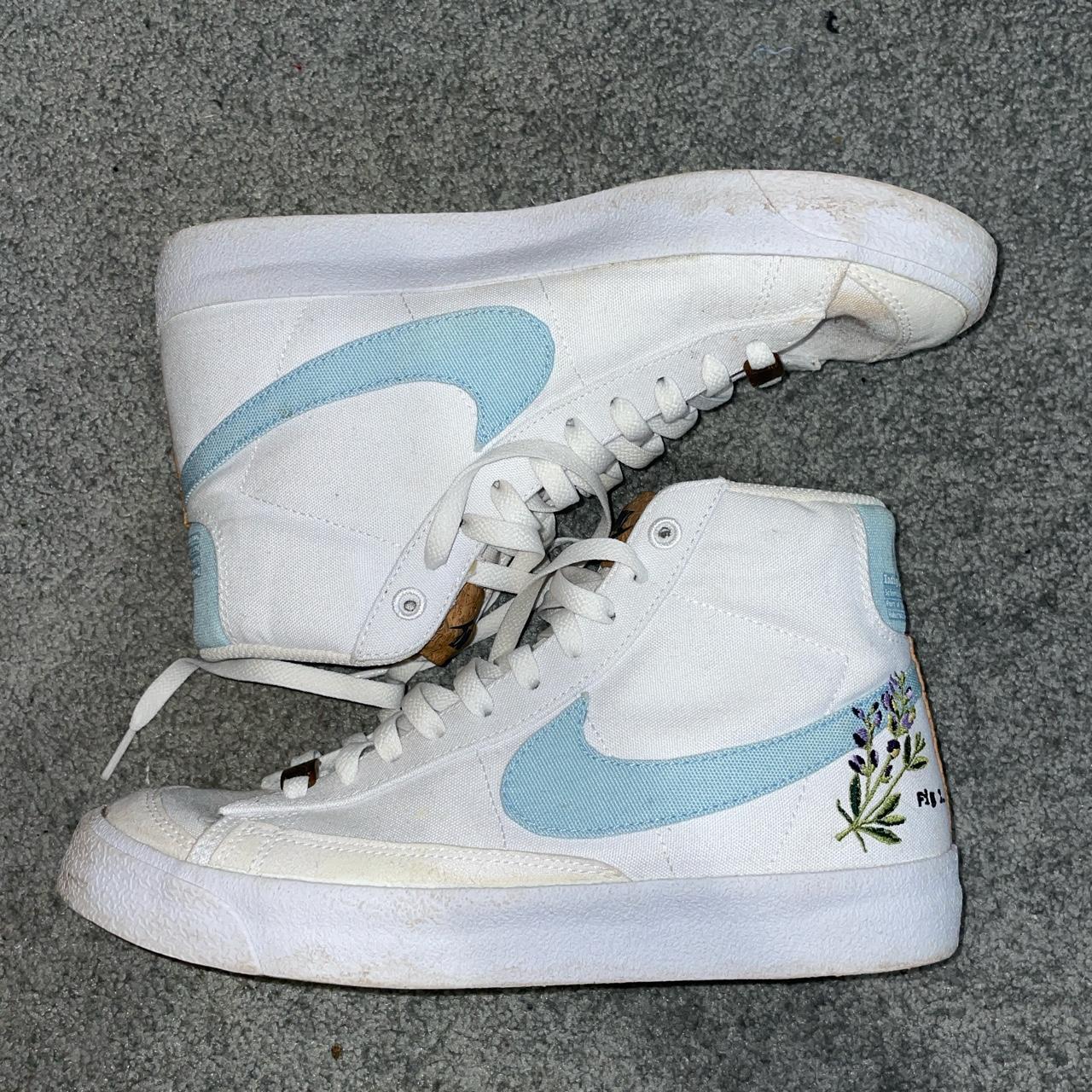 nike indigo sneakers