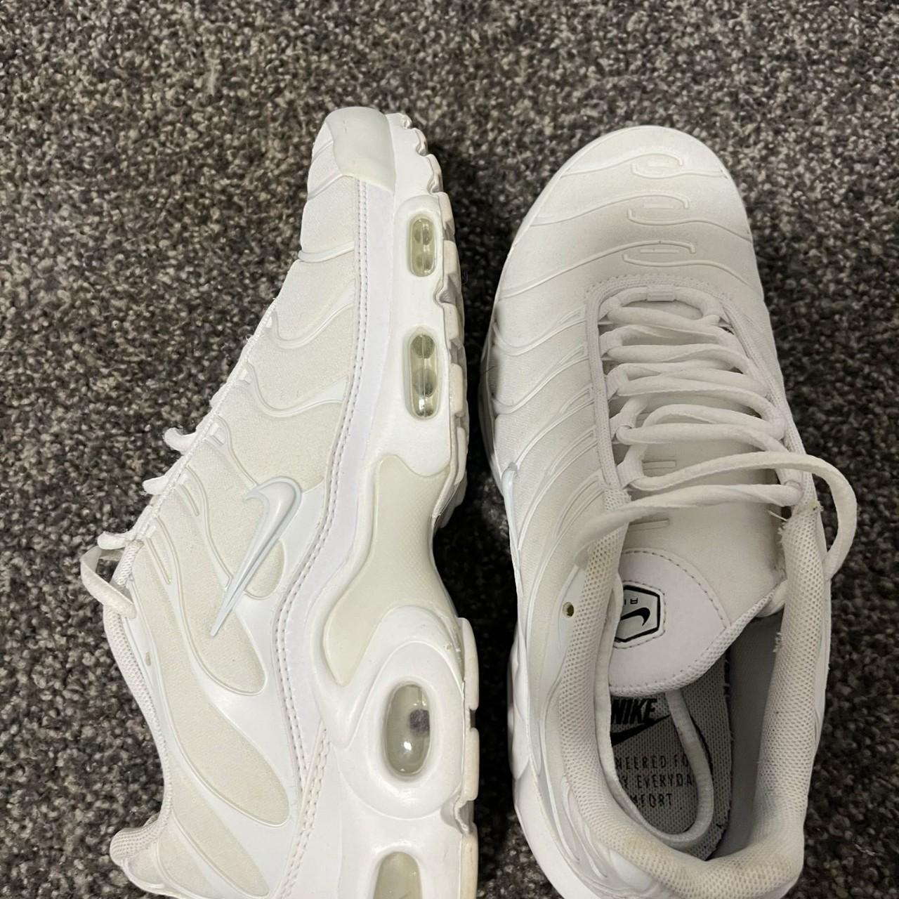 tn trainers black and white